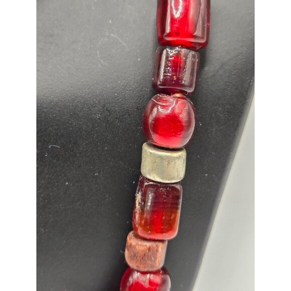 Vintage AVGAD Israeli signed Garnet Glass and Silver Bead Heart Necklace - Picture 6 of 10